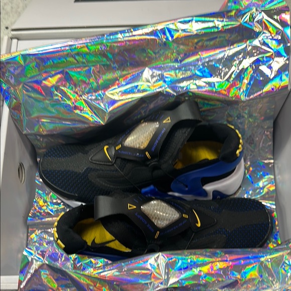 Nike Adapt Huarache main image 10